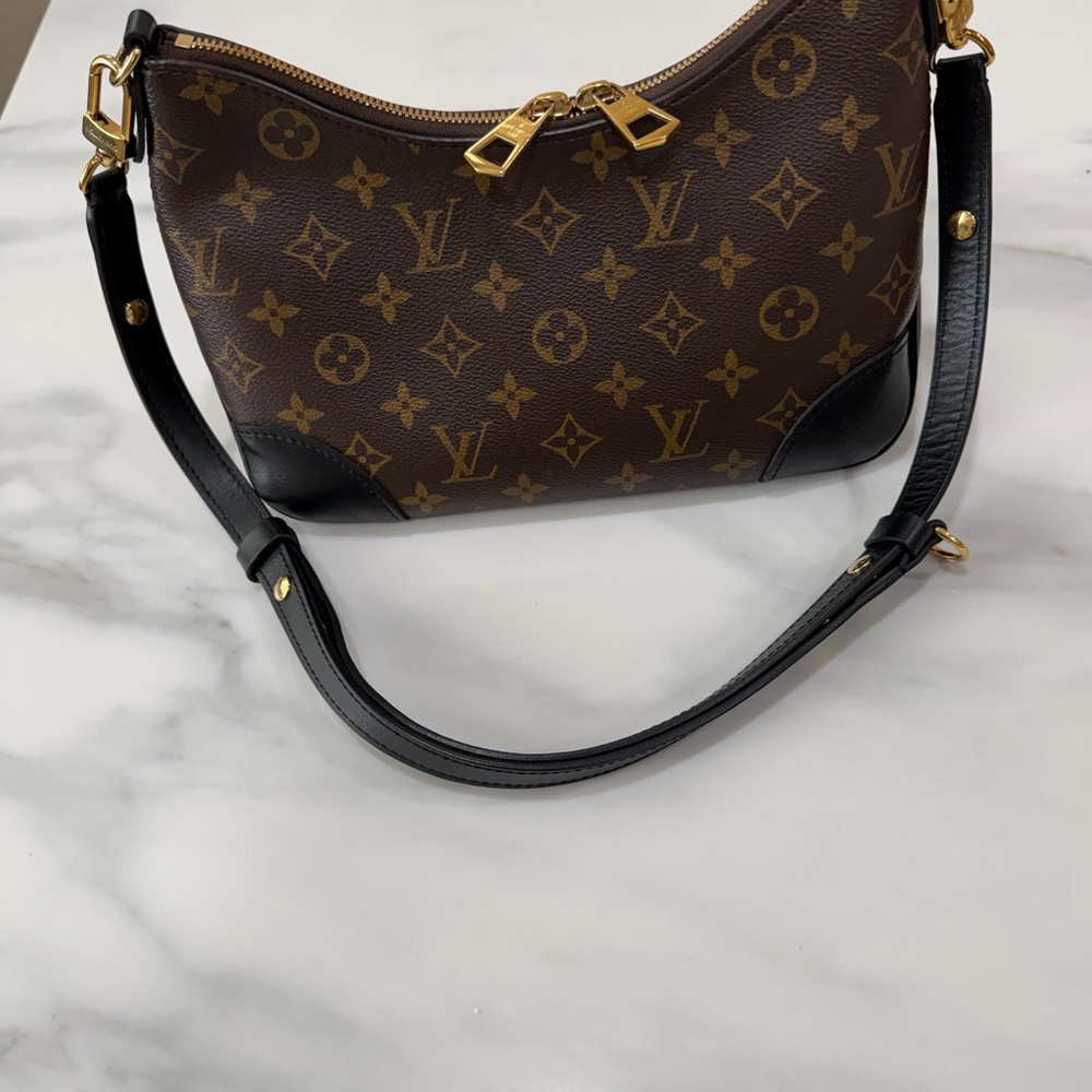 Louis Vuitton Boulogne Monogram Shoulder Bag w/Chain and Adjustable Black Strap - Picture 10 of 16